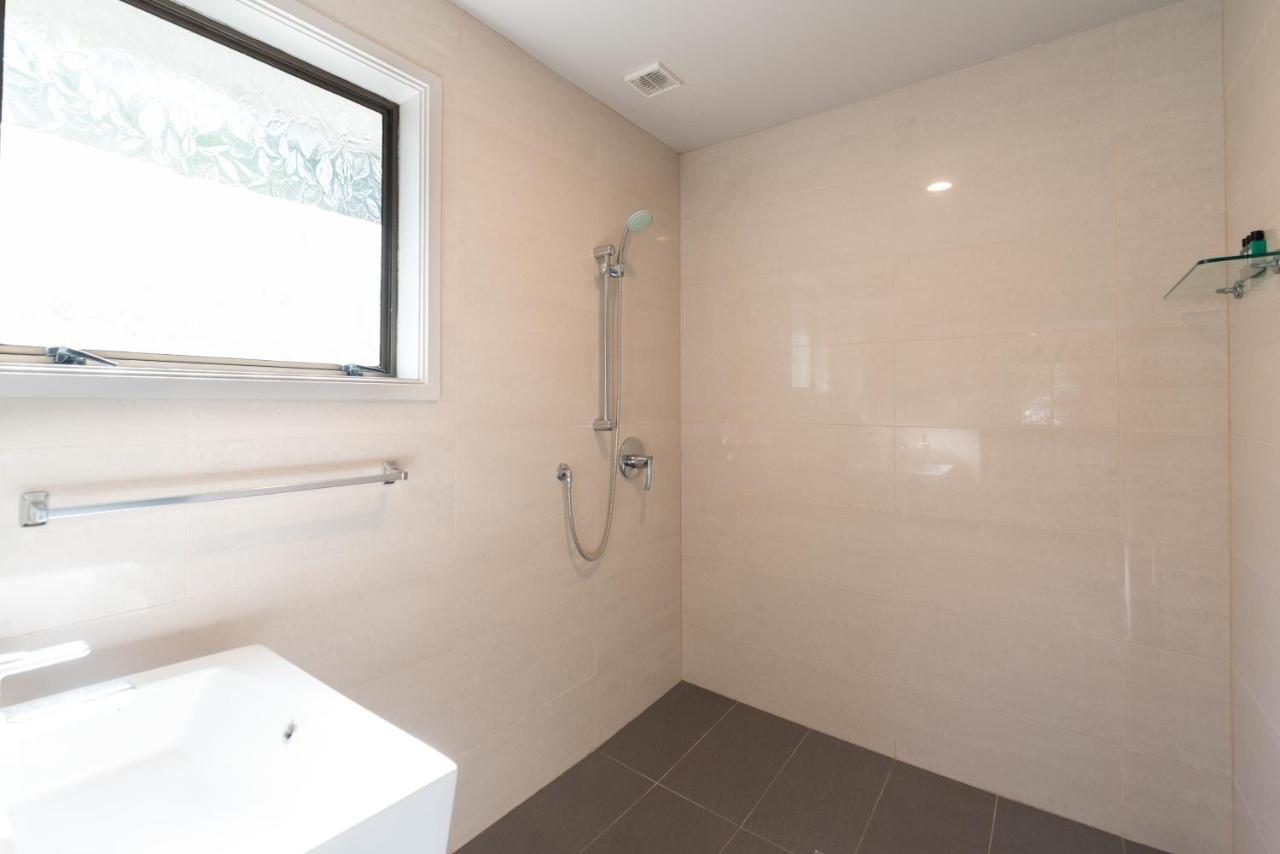 The Tide Watcher - Okiato Holiday Home Opua Экстерьер фото